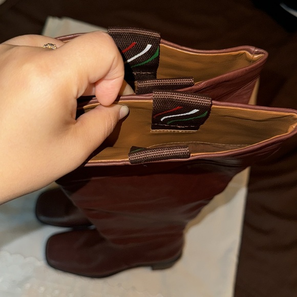 Over the knees hazelnut rounded square toe boots with low heel. - Picture 8 of 8